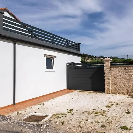 Holiday home Alola Lousame